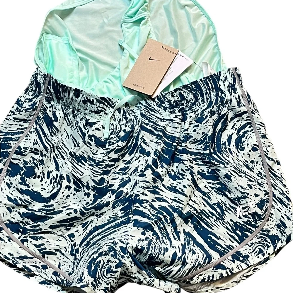 Nike Women’s Medium Running Run Shorts Blue Green